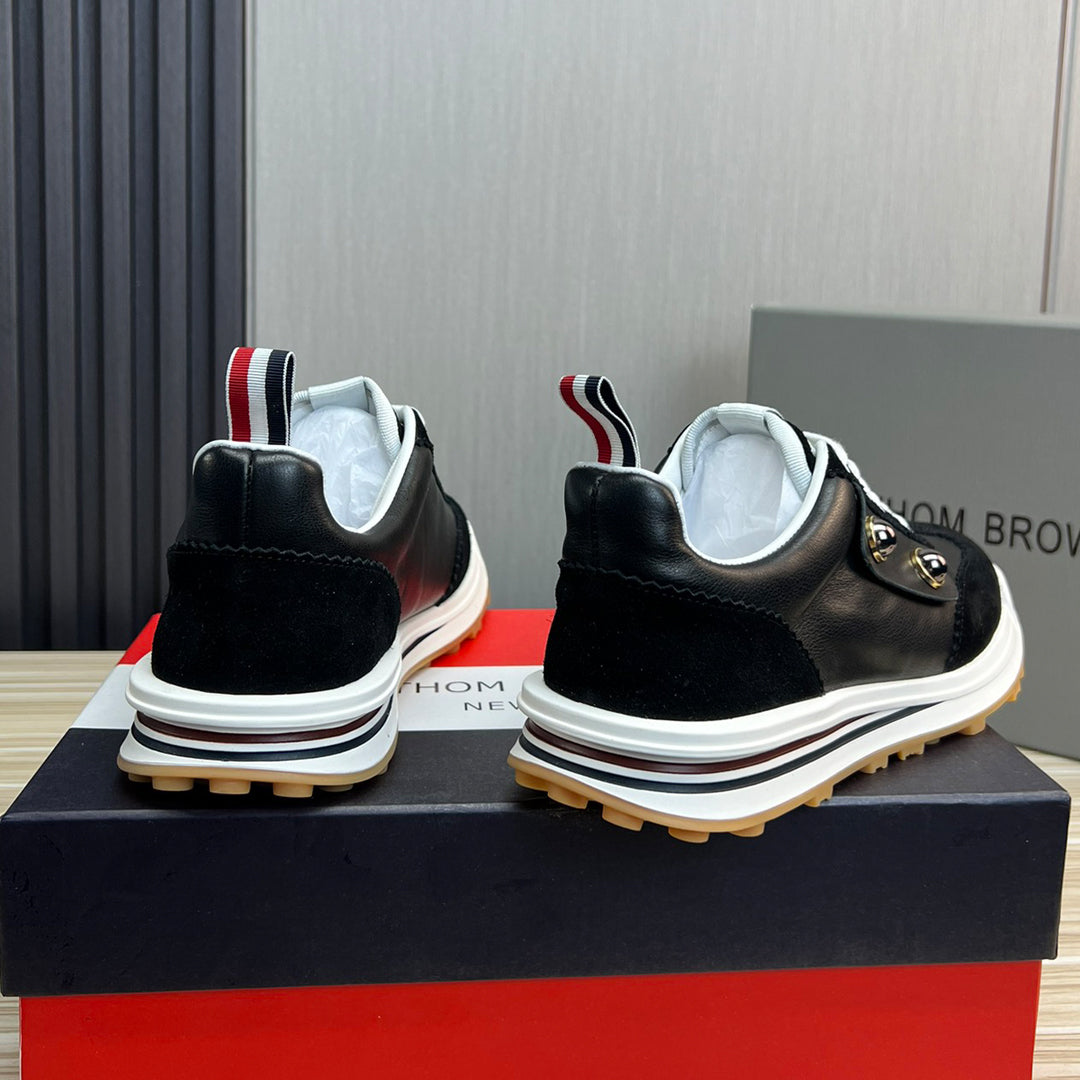 Cowhide Casual Shoe