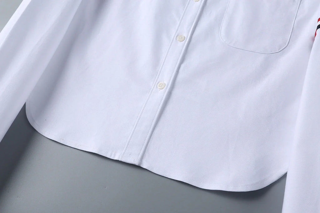 Women waist-baring shirt