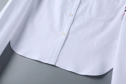 Women waist-baring shirt